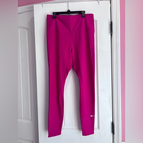 Nike Pants - Nike Women's Pink Leggings Size Large EUC